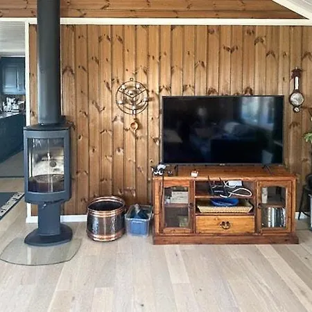 Сasa de vacaciones Modern With Views In Lygna